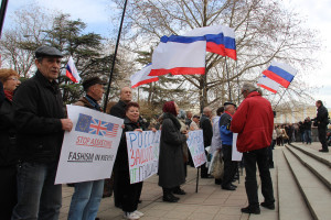 クリミア併合「現実味」放送局占拠、ロシア兵３万人展開か