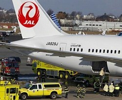 JALのB787が緊急着陸 エンジンからのオイル漏れが原因か