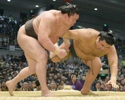 全勝は白鵬と日馬、大砂嵐ら１敗 春場所