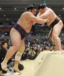 両横綱、譲らず９連勝＝大相撲