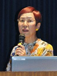 山梨市:上野千鶴子さん、市長と「和解」 「無礼働いた」謝罪受け