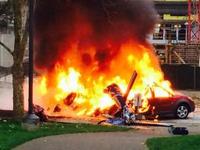 シアトルで報道ヘリ墜落 ２人死亡、地上の車も炎上