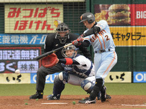 井端が緊急出場