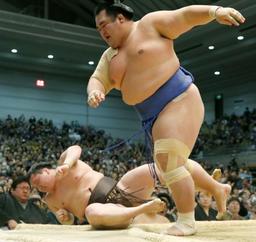 【春場所】鶴竜、初優勝なら理事会要請