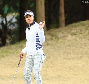 前半終え森田理香子が首位キープ