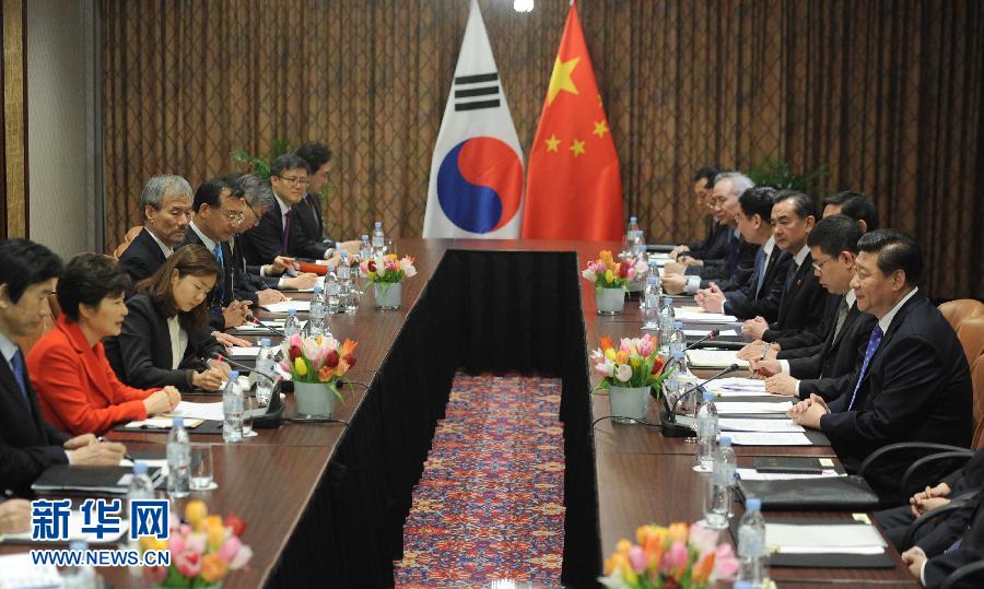 韓国大統領:体調不良で夕食会欠席