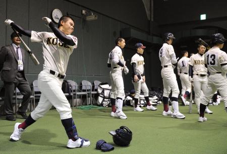 ＜福知山成美リポート＞右腕対策、調整に汗 雨で中止