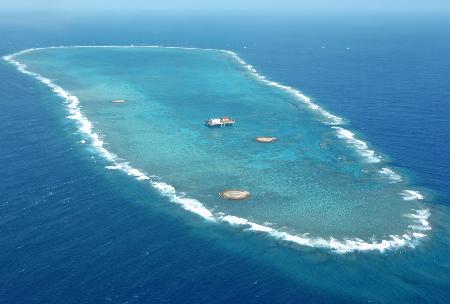 沖ノ鳥島で事故、５人死亡―桟橋転覆