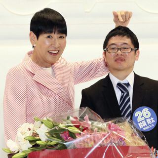 中山美穂、ブチ切れ帰国！ 不機嫌モード全開「やめてもらえますか！」