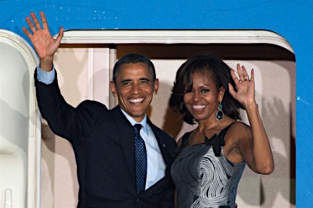 オバマ米大統領夫妻の年収が減少、2013年は4900万円