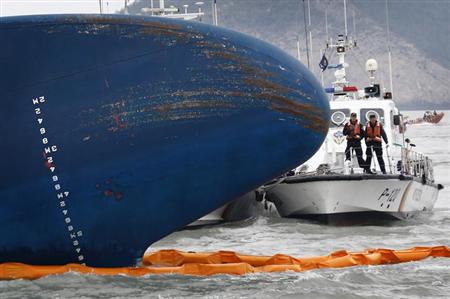 沈没船の船長、最初に駆けつけた警備艇で救助か 2014年04月18日 07時56分