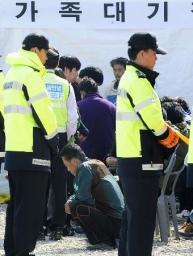 韓国客船、客室で２９遺体収容 死者１５０人に