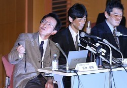 ＳＴＡＰ細胞:辞任の石井委員長「１画像順番変えただけ」