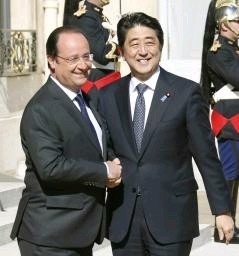 日仏首脳会談、防衛装備共同開発へ交渉開始で一致