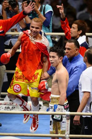 ボクシング:井岡敗れ３階級制覇逃す 高山は２度目の防衛