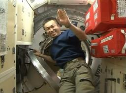 若田さん、カザフ草原に無事帰還 宇宙滞在１８８日