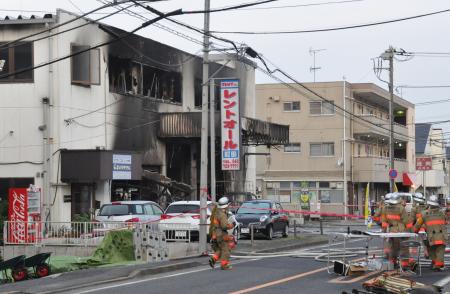 町田工場火災 消火活動を再開