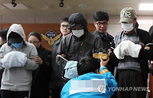 船長ら４人に殺人罪 韓国フェリー沈没 乗員１５人起訴へ