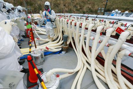 凍土遮水壁:福島第１の地下水流入防げるか…実証試験公開