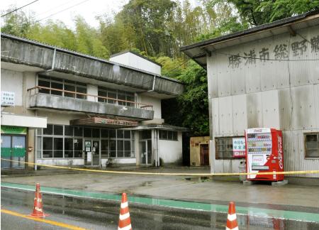 男性刺され死亡＝男が逃走、殺人で捜査—千葉