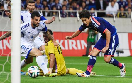 サッカー日本代表が勝利 キプロス戦１―０、内田が得点