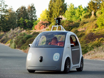 Google、自動運転車両のプロトタイプ公開、2人乗りでハンドルなし