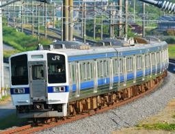 常磐線、避難指示区域で再開…車窓に除染土の山