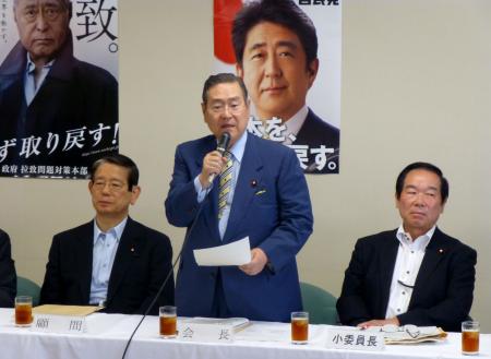 「骨太明記」へ調整指示＝法人減税で自民税調会長に－安倍首相