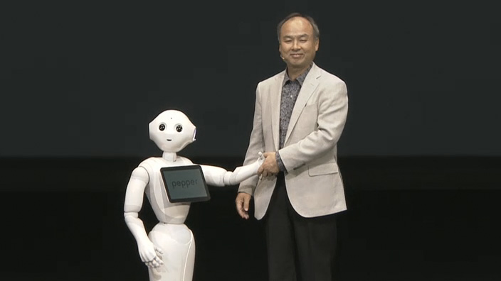 世界初、感情が分かるロボット＝来年２月発売—ソフトバンク