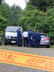 白骨遺体は１０～２０代女性…殺人で捜査本部