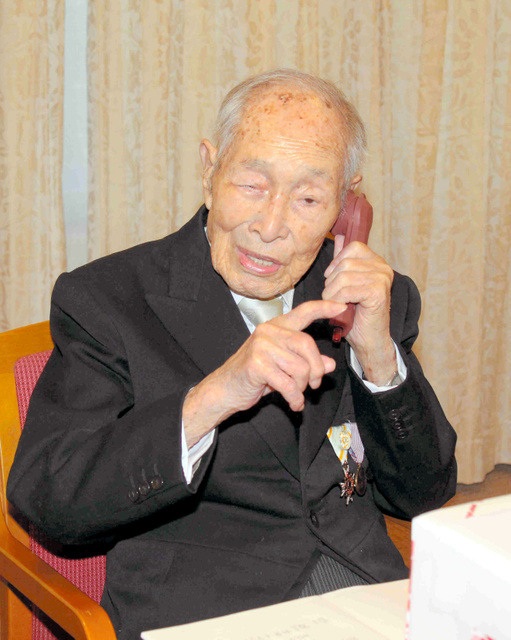 １１１歳百井さん世界最高齢の男性に 米の男性死亡