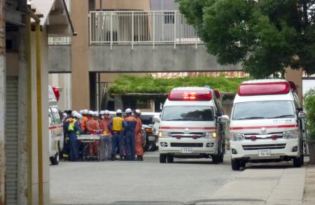 和歌山の中学生４１人 異臭で搬送、農薬のような臭い