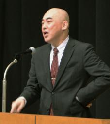 百田氏「日教組は日本のがん」 講演会後の質疑応答で