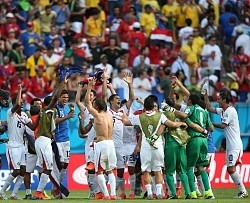 コスタリカ、伊破り１６強入り Ｗ杯、フランスは大勝