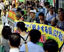 特集ワイド:集団的自衛権、どこか人ごと！？ なぜ議論が盛り上がらないのか