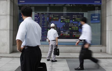 日経平均は反発で始まる、材料難で方向感乏しい