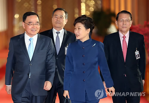 辞任表明の韓国首相、結局留任に…人材不足露呈 2014年06月26日 11時46分