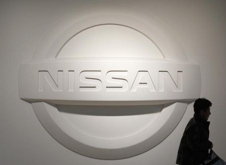 日産、ダイムラーと合弁発表 メキシコに1380億円投資