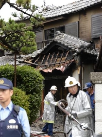 未明に住宅火災 祖母と11歳の孫死亡 大阪・箕面市