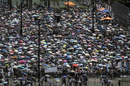 香港で反中デモに数十万人中国返還17年