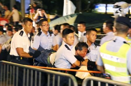 香港デモで５００人以上拘束、議員も