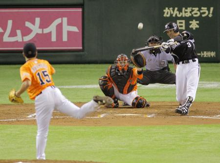 代打関本が大仕事＝２年ぶり一発は逆転満塁－プロ野球・阪神