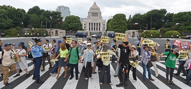 首相、集団的自衛権「各国同様の行使は困難」 限定容認を強調