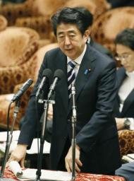 集団的自衛権、憲法で制約＝停戦前の掃海可能－安倍首相