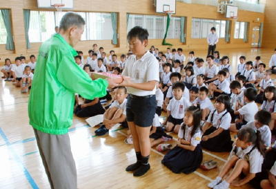 夏休み元気に！ 京都、丹波・小中学校で終業式