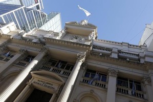 「アルゼンチンはデフォルト覚悟」、債務再編拒否の債権者が批判