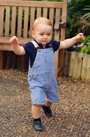 ジョージ英王子の写真公開 ２２日に１歳の誕生日