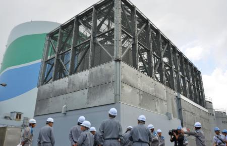 川内原発を市議視察 津波防護壁など見て回る 2014年07月23日