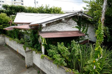 「男性を殺し埋めた」服役の２人供述 神奈川県警が捜索