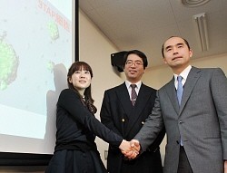 笹井氏自殺:論文発表から半年…キーマンの悲劇